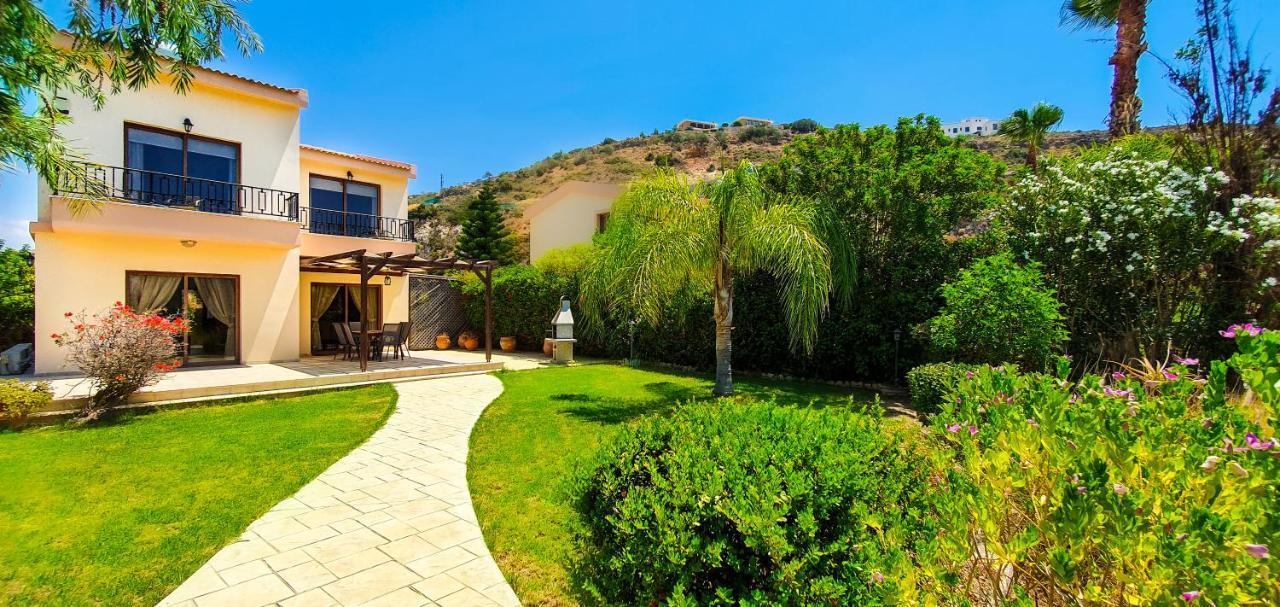 Holidays Villas ピッソウリ エクステリア 写真