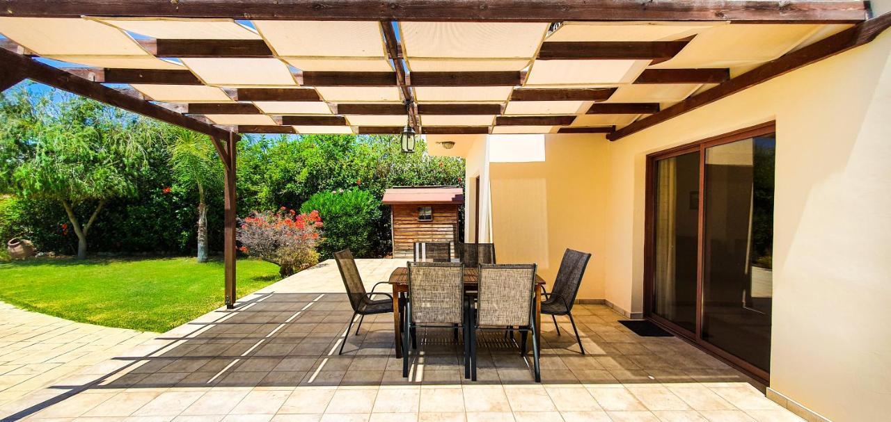 Holidays Villas ピッソウリ エクステリア 写真