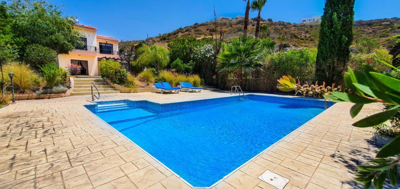 Holidays Villas ピッソウリ エクステリア 写真
