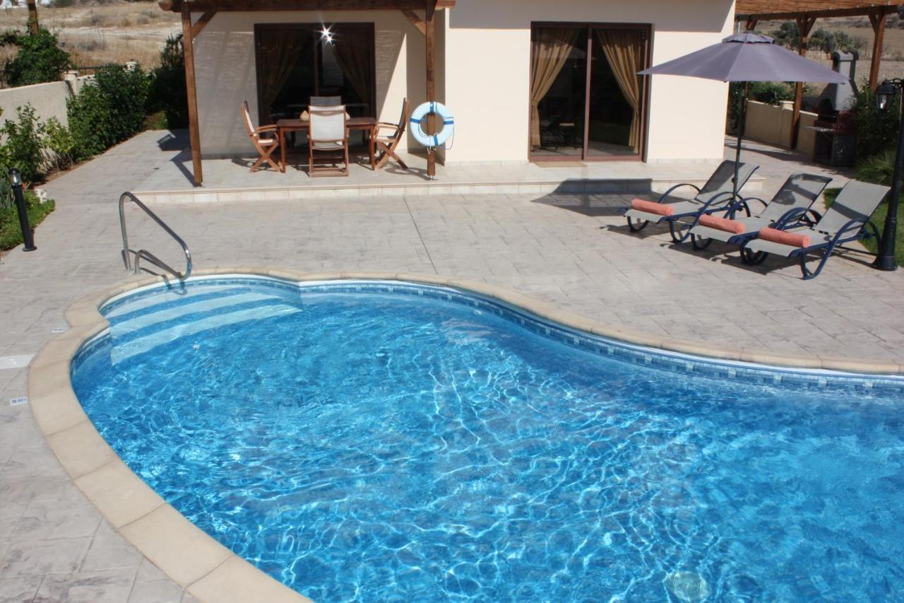 Holidays Villas ピッソウリ エクステリア 写真