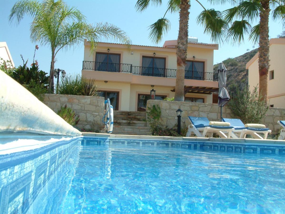 Holidays Villas ピッソウリ エクステリア 写真